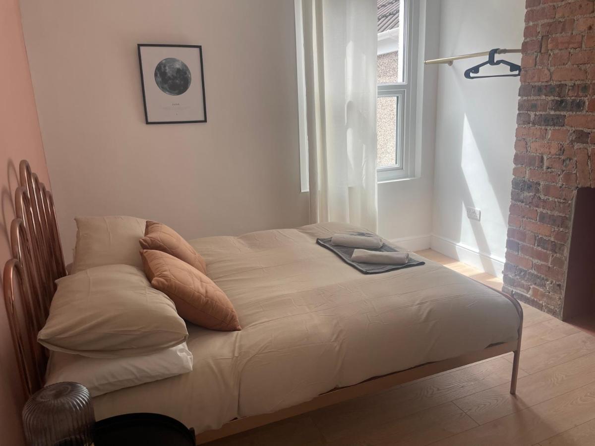 Beautiful Family Home In The Heart Of 스완지 외부 사진