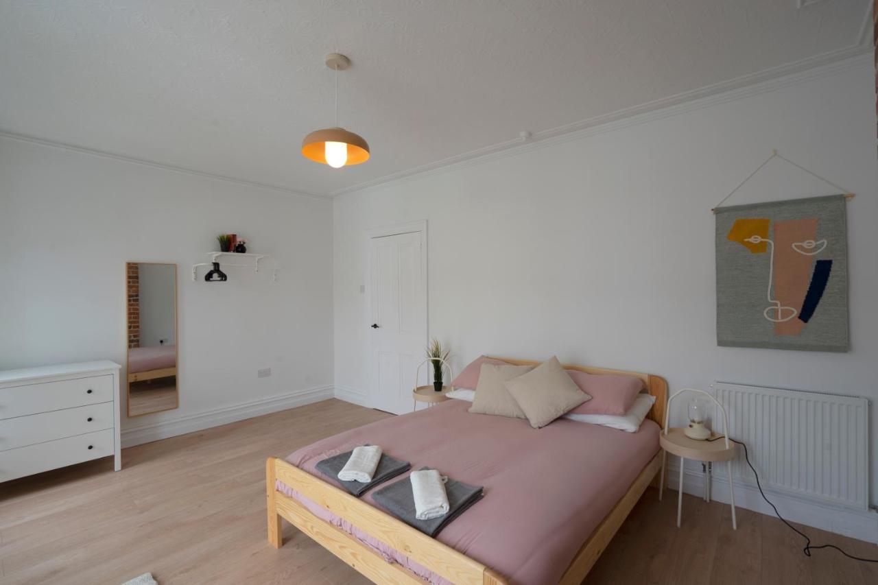 Beautiful Family Home In The Heart Of 스완지 외부 사진