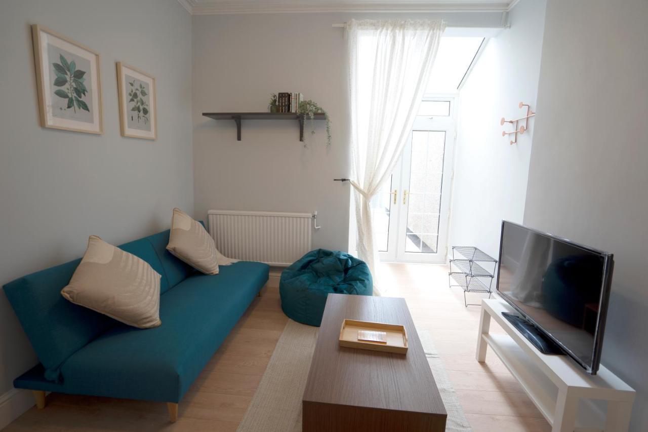 Beautiful Family Home In The Heart Of 스완지 외부 사진