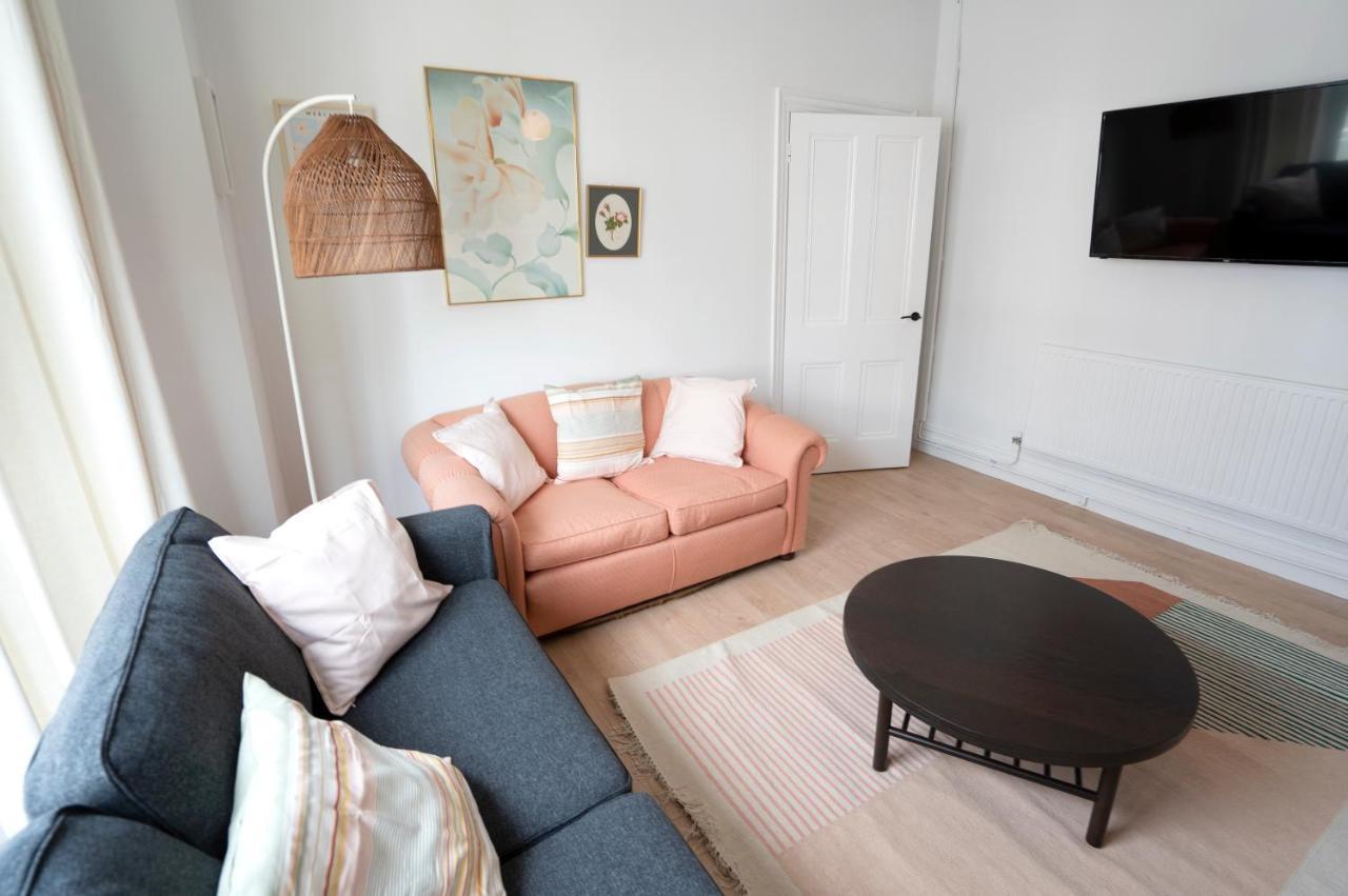 Beautiful Family Home In The Heart Of 스완지 외부 사진