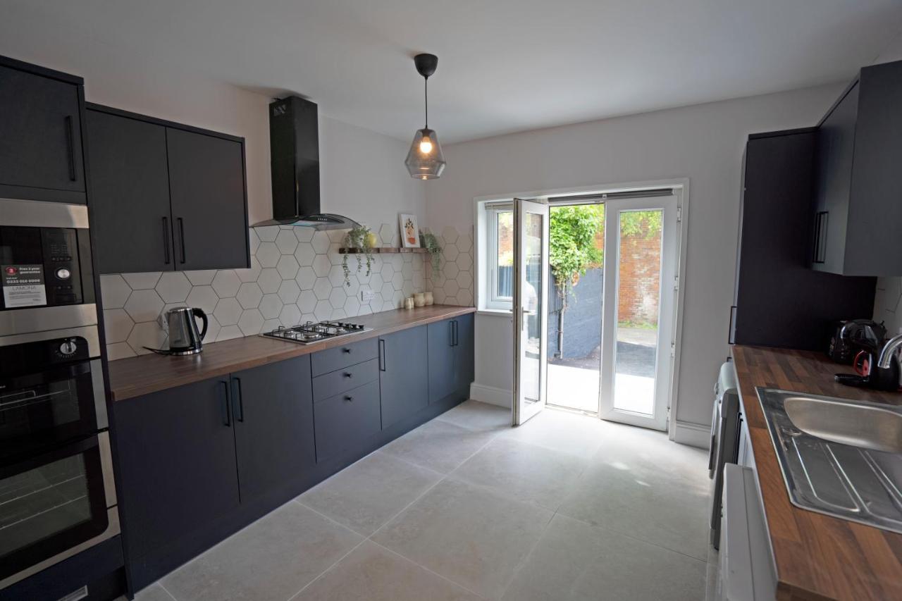 Beautiful Family Home In The Heart Of 스완지 외부 사진